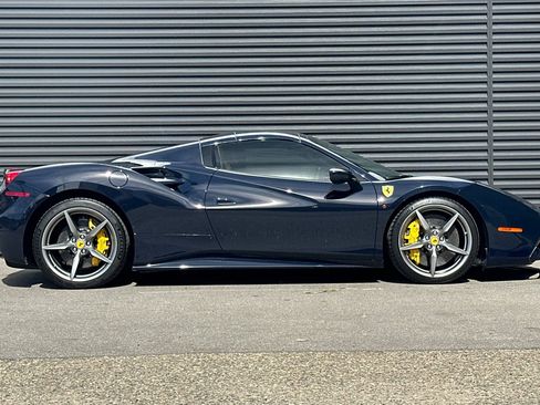 Used 2018 Ferrari 488 Spider Base image 9