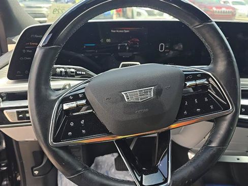 Used 2023 Cadillac Lyriq 2WD image 4