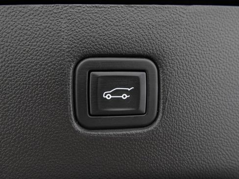 Used 2023 Chevrolet Blazer LT AWD/4WD image 39