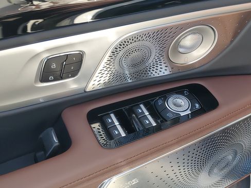 New 2026 Lincoln Nautilus Reserve AWD/4WD image 9
