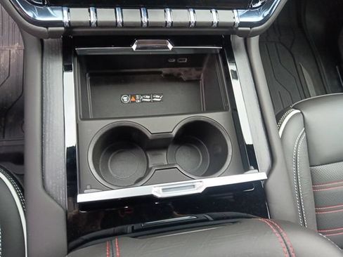 New 2026 GMC Yukon AT4 Ultimate w/ LPO, Floor Liner Package AWD/4WD image 19