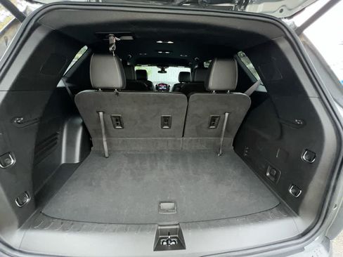 Used 2023 Chevrolet Traverse LT AWD/4WD image 25
