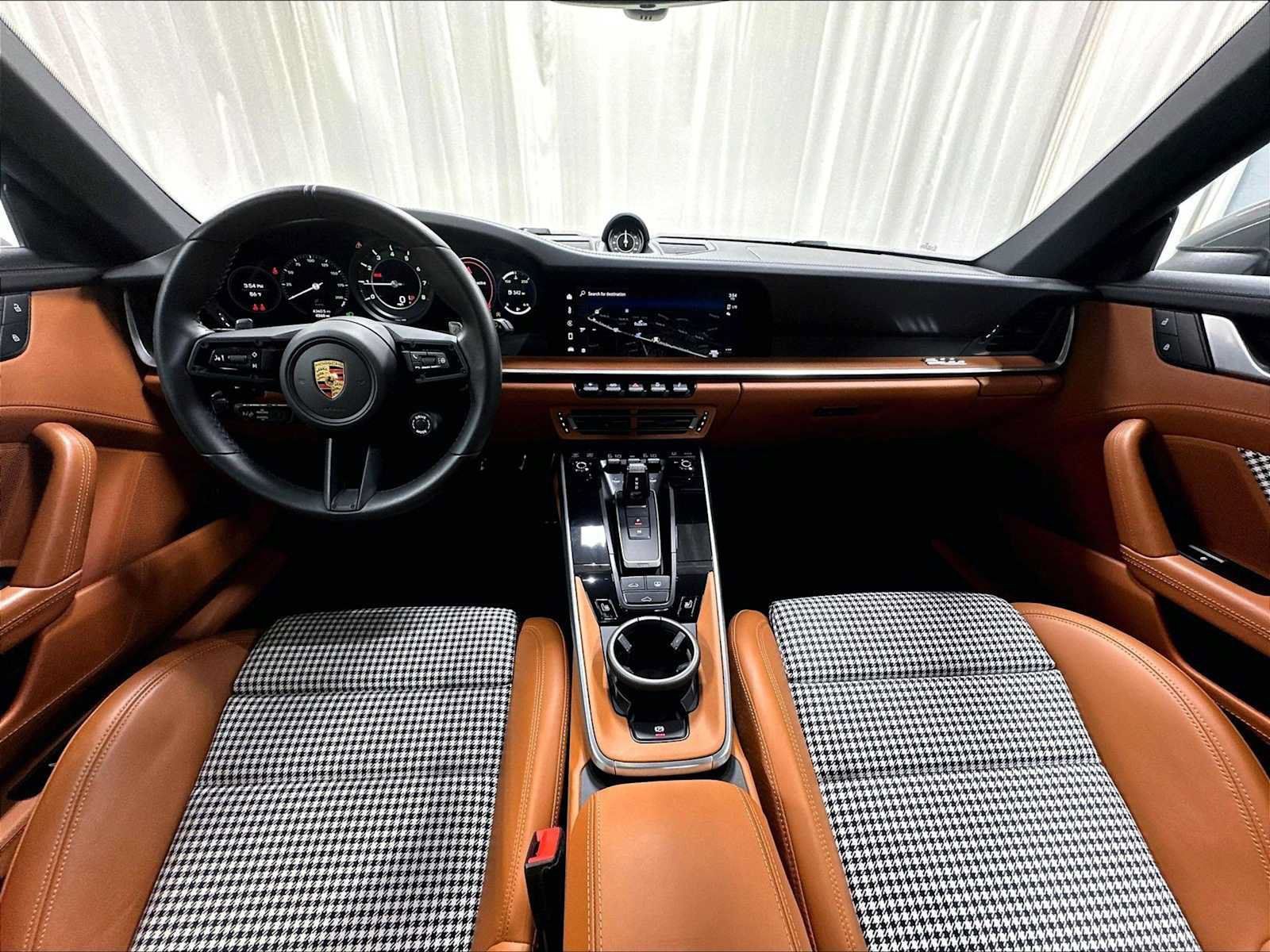 Used 2024 Porsche 911 Carrera 4 AWD/4WD image 16
