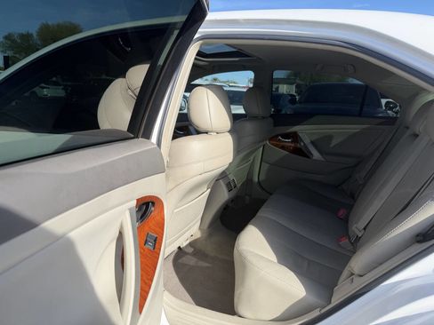 Used 2011 Toyota Camry XLE image 25