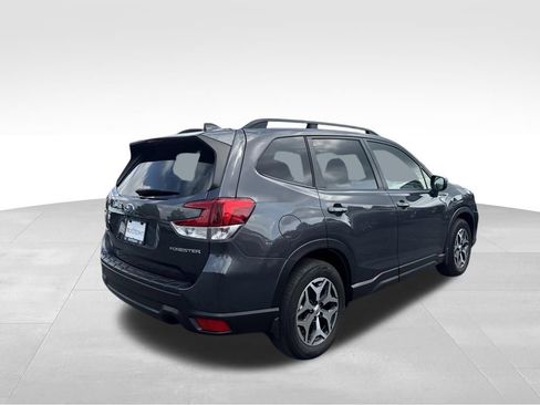 Used 2021 Subaru Forester Premium AWD/4WD image 7
