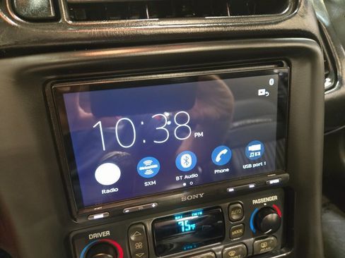 Used 1999 Chevrolet Corvette Convertible w/ Memory Pkg image 17