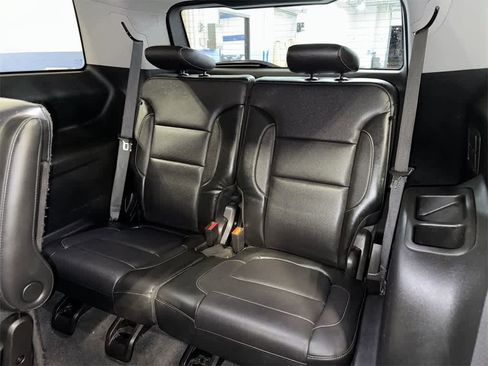 Used 2017 GMC Acadia SLT image 18