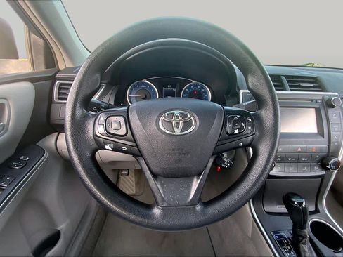 Used 2017 Toyota Camry LE FWD image 6