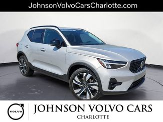 Certified 2025 Volvo XC40 B5 Plus image 1