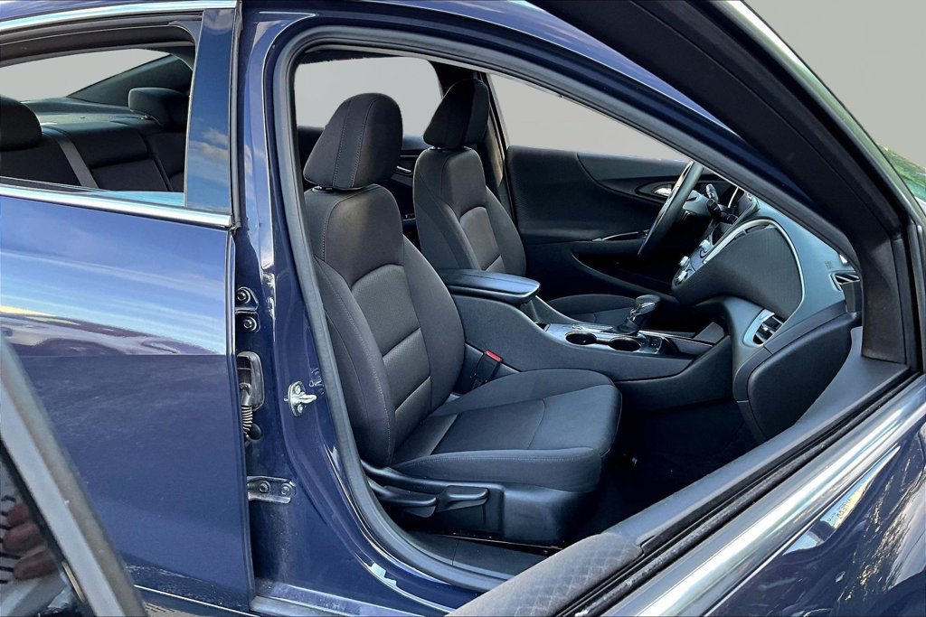 Used 2025 Chevrolet Malibu LT FWD image 29