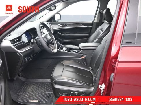 Used 2023 Jeep Grand Cherokee L Limited image 9