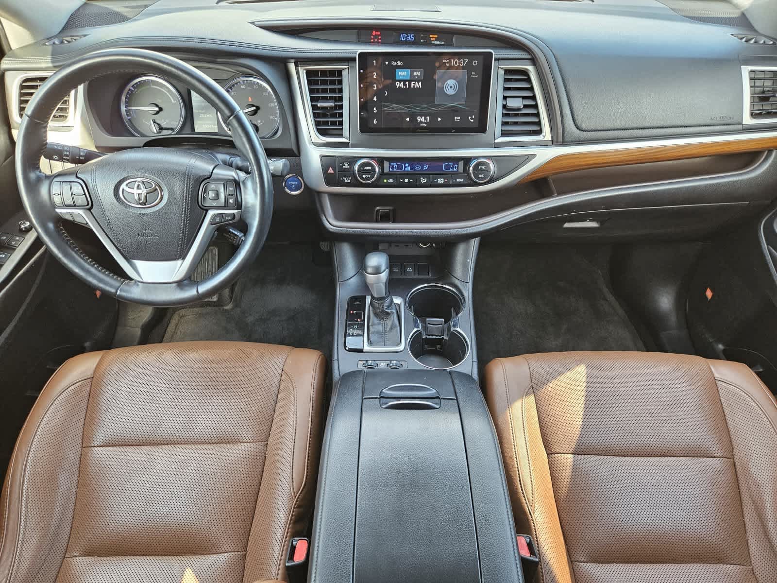 Used 2019 Toyota Highlander Limited Platinum w/ Carpet Mat Package (TMS) AWD/4WD image 24