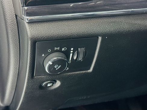 Used 2020 Jeep Grand Cherokee Overland image 10