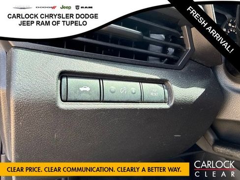 Used 2024 Nissan Altima 2.5 SR FWD image 15