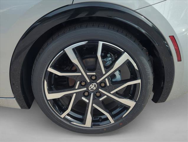 New 2027 Toyota Prius Plug-In Hybrid FWD image 6