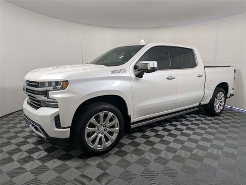 Used 2020 Chevrolet Silverado 1500 High Country w/ Technology Package image 2