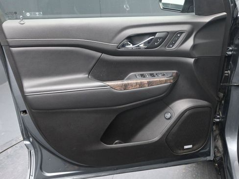 Used 2021 GMC Acadia Denali w/ Denali Ultimate Package image 24