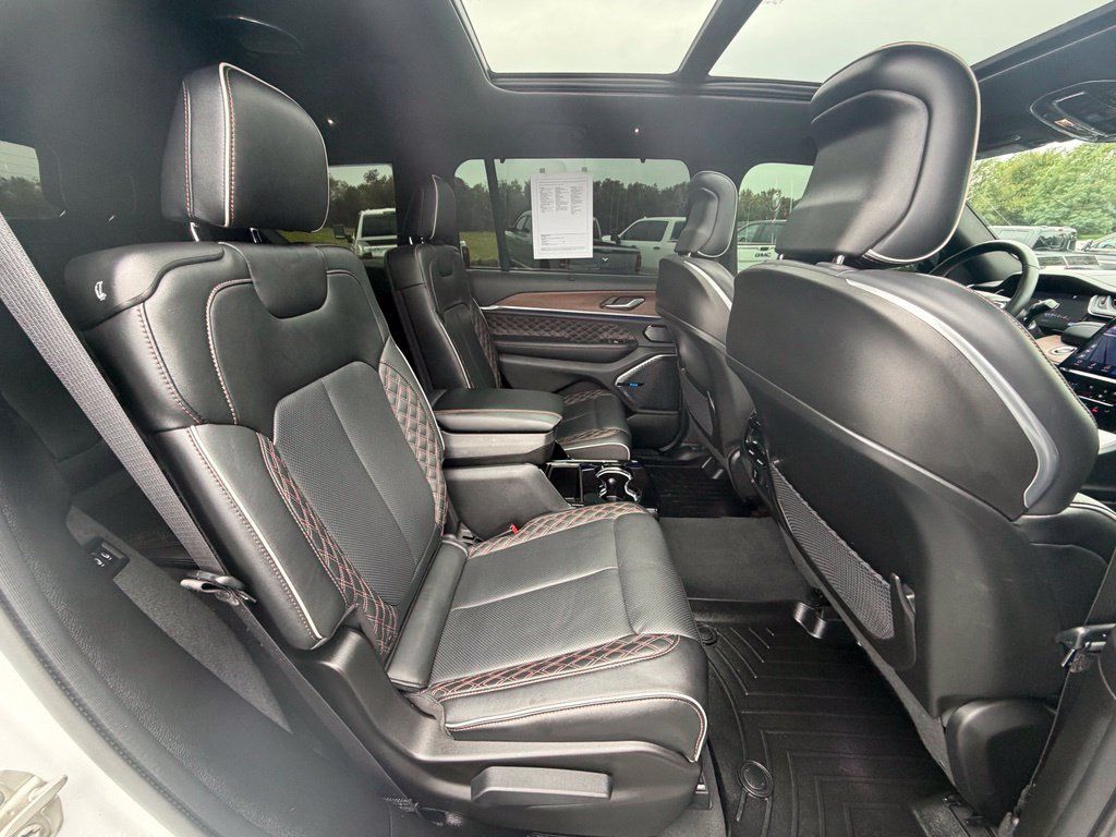 Used 2024 Jeep Grand Cherokee L Summit w/ Advanced Protech Group IV AWD/4WD image 23