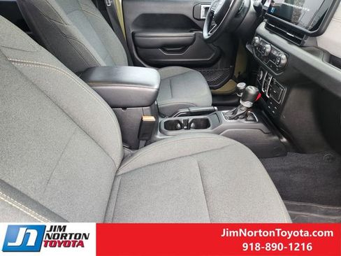 Used 2025 Jeep Wrangler Sport image 15