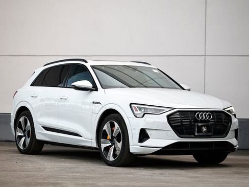 Used 2022 Audi e-tron Premium Plus image 1