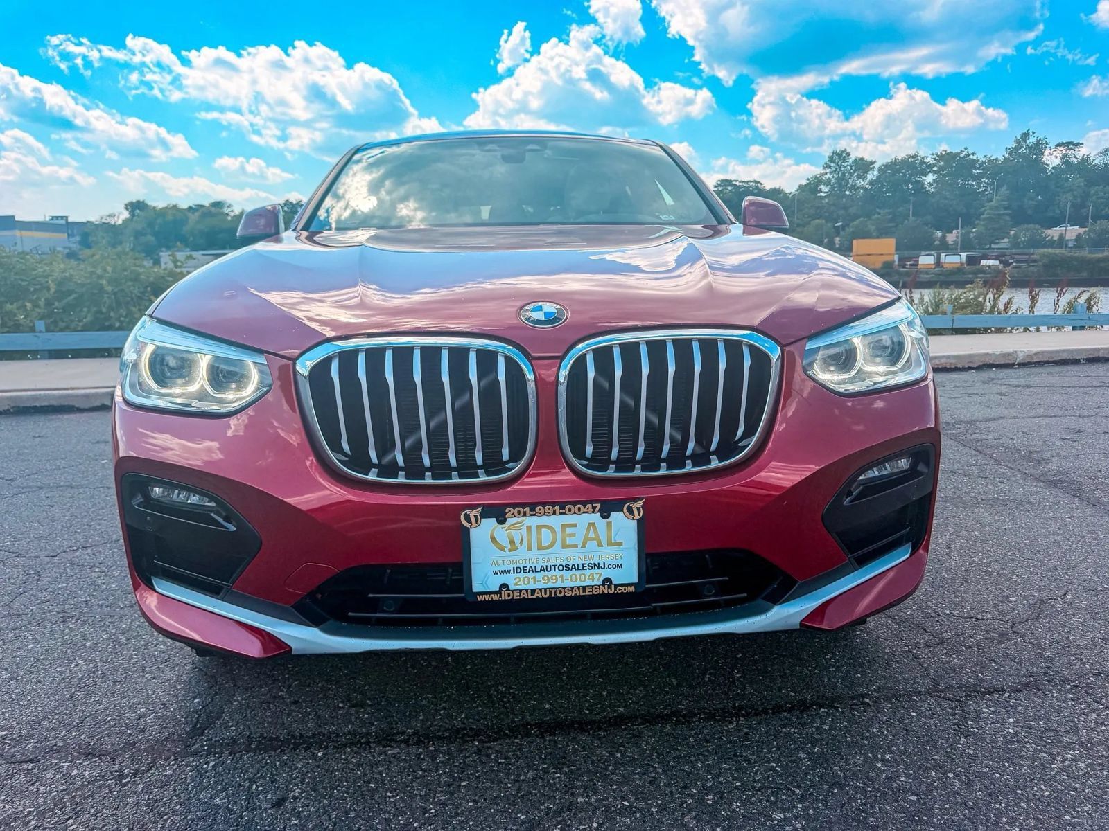 Used 2021 BMW X4 xDrive30i w/ Premium Package AWD/4WD image 5