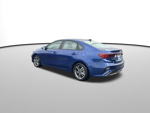 Used 2023 Kia Forte LXS w/ LXS Technology Package image 3