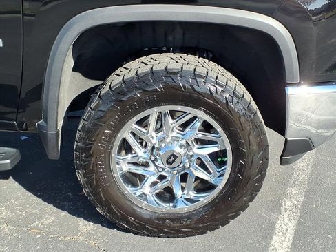 Used 2025 Chevrolet Silverado 2500 LT w/ Safety Package image 8