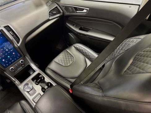 Used 2024 Ford Edge Titanium image 23