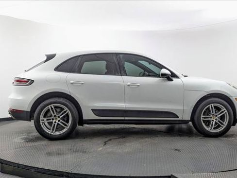 Used 2019 Porsche Macan w/ Premium Package Plus AWD/4WD image 9