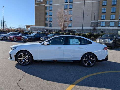 New 2026 BMW 530i xDrive w/ M Sport Package image 6