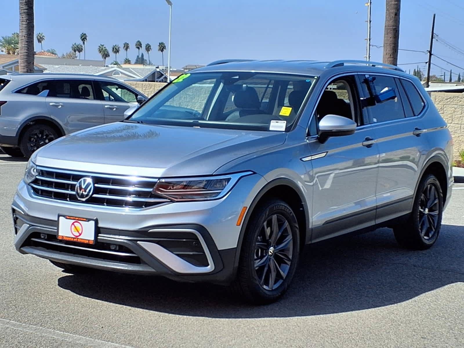 Used 2022 Volkswagen Tiguan SE FWD image 3