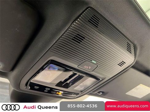 Used 2025 Audi Q4 e-tron Prestige image 32