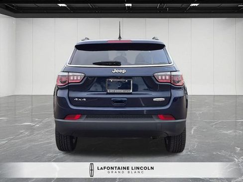 Used 2018 Jeep Compass Latitude w/ Popular Equipment Group AWD/4WD image 4