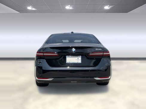 Used 2026 BMW 530i w/ Executive Package image 10