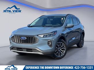 Used 2023 Ford Escape SE video 1