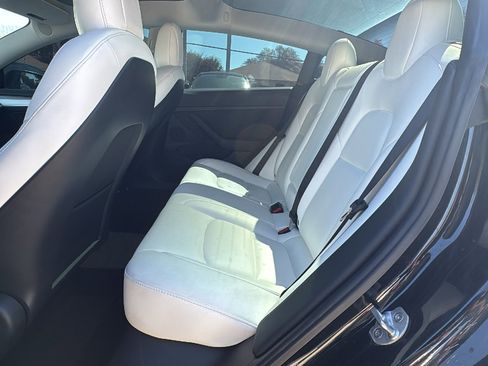 Used 2022 Tesla Model 3 Performance image 15