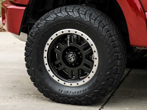 Used 2017 Ford F150 Lariat w/ Equipment Group 502A Luxury image 65