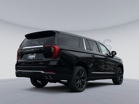 New 2026 GMC Yukon XL Denali w/ Sun & Power Step Package image 7