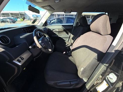 Used 2008 Scion xB FWD image 13