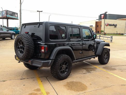 Used 2025 Jeep Wrangler Unlimited Sport AWD/4WD image 5