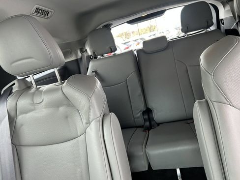 Used 2025 Toyota Sienna XLE w/ XLE Plus Package image 11