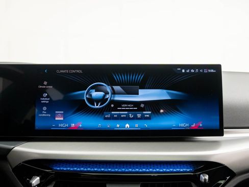 New 2026 BMW 330i xDrive Sedan w/ M Sport Package image 27