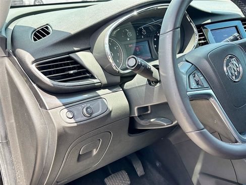 Used 2021 Buick Encore Preferred AWD/4WD image 17