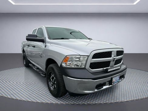 Used 2019 RAM 1500 Express AWD/4WD image 11