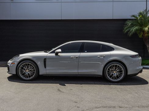 Certified 2023 Porsche Panamera 4 AWD/4WD image 2