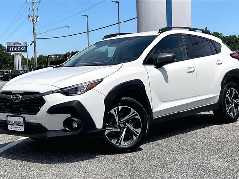 Used 2024 Subaru Crosstrek 2.0i Premium AWD/4WD image 3
