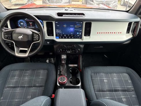 Used 2025 Ford Bronco Heritage Edition AWD/4WD image 20