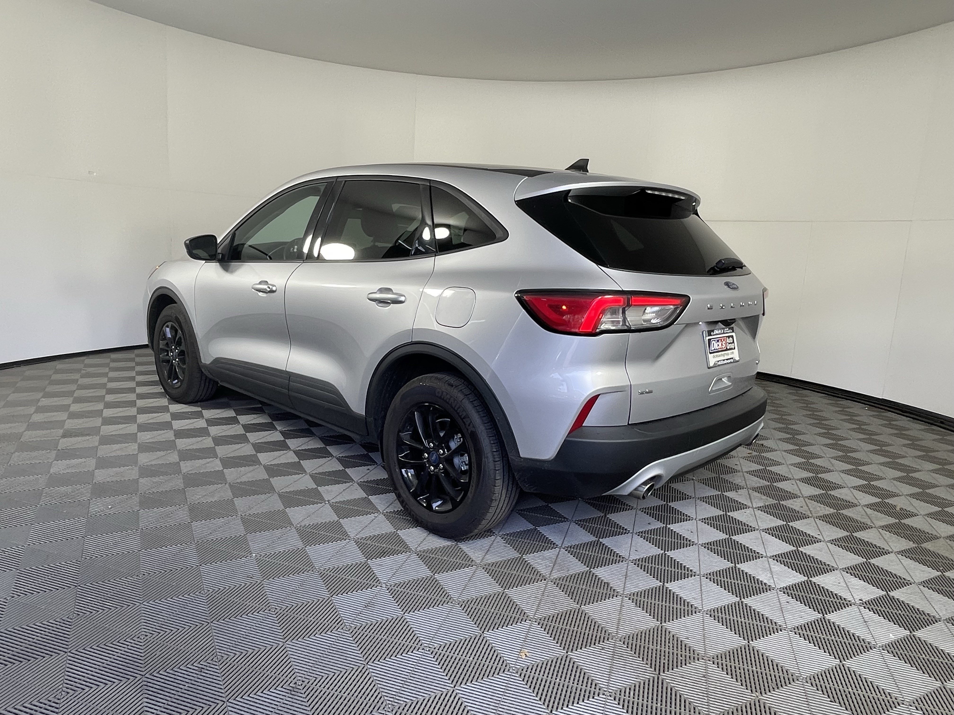 Used 2020 Ford Escape SE Sport AWD/4WD image 3