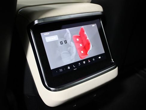 Used 2022 Tesla Model S Plaid image 26