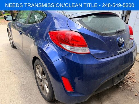Used 2017 Hyundai Veloster FWD image 5